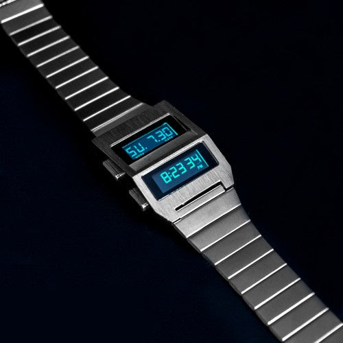 Neon X2370 color plateado — reloj digital doble pantalla